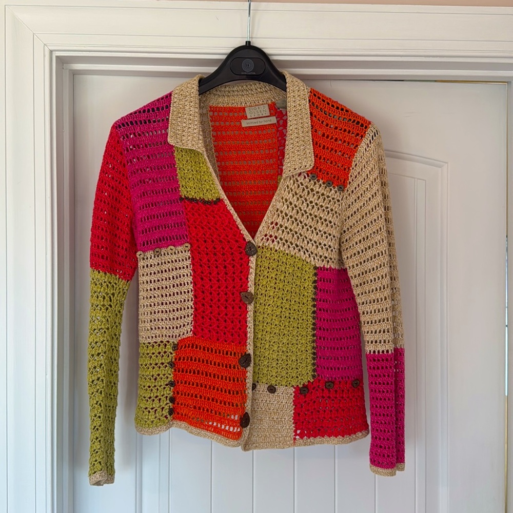 EUC Sweater, light cardigan with wooden buttons.